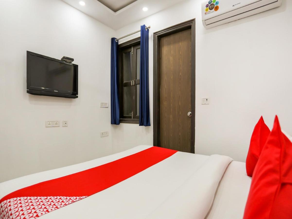 Oyo 74279 Prime Inn Rohini Deli Exterior foto